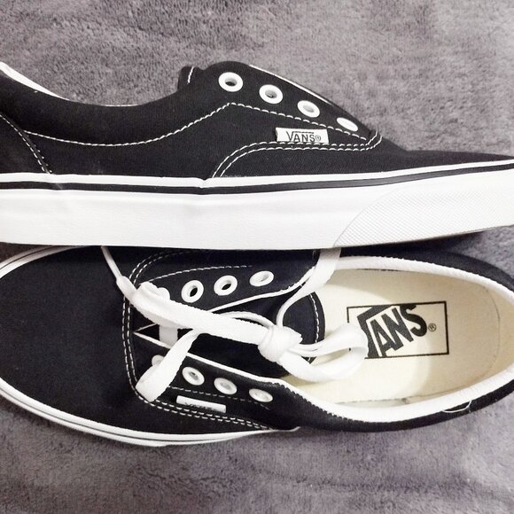 Vans - Picture 1 of 4